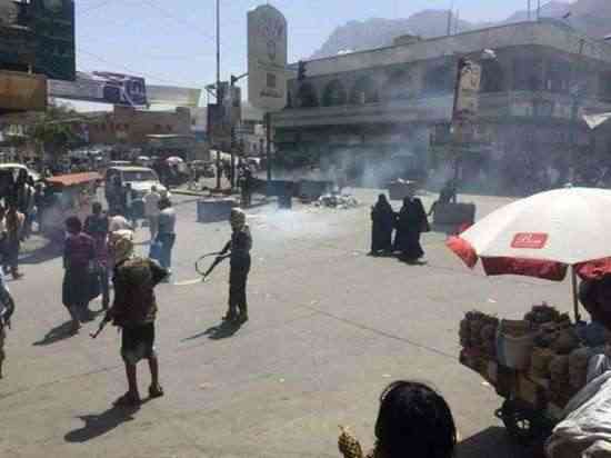 ما يحدث في منفذ شرعب بتعز لم تشهده غزة من تشديد وخناق حوثي بشع وابتزاز قذر