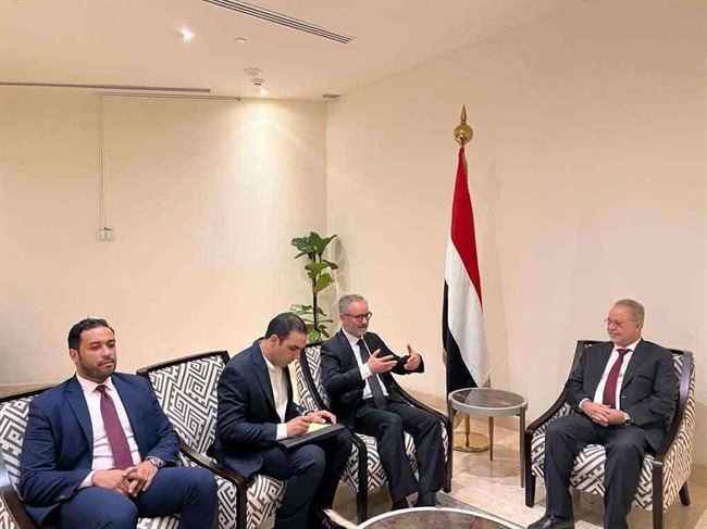 الكشف عن إعداد رؤية لعملية السلام ولجنة للتهدئة الإعلامية في اليمن