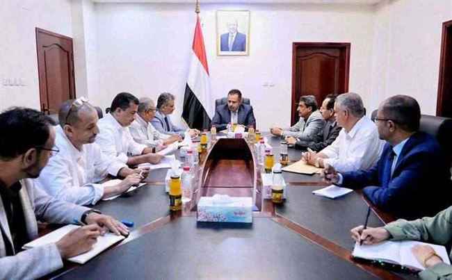مستوى تنفيذ هذه المشاريع على طاولة رئيس المجلس بعدن