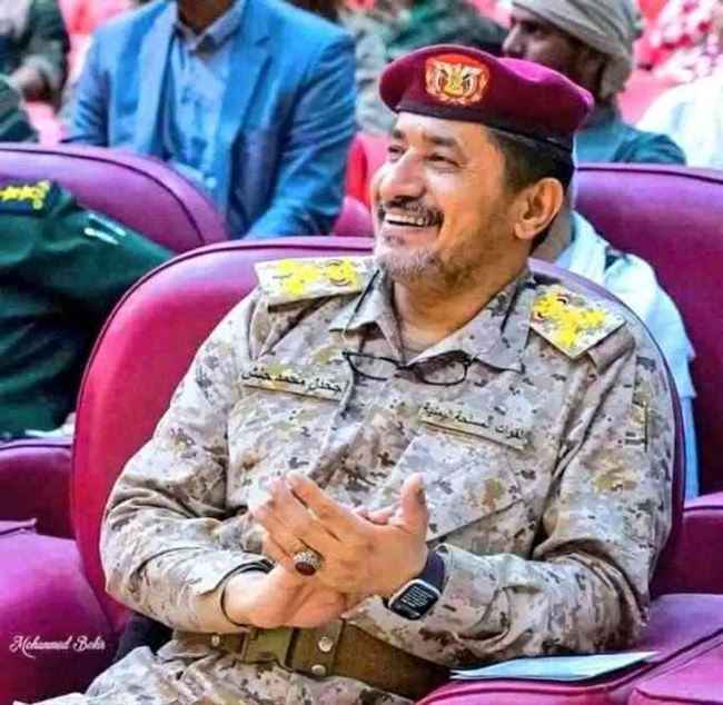 قائد عسكري يتفاخر بهجمات القاعدة ضد دفاع شبوة ويقول : الناس شغالة مضبوط