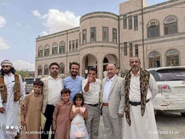 الإخوان يطلقون سراح صحفي مختطف داخل سجون مأرب