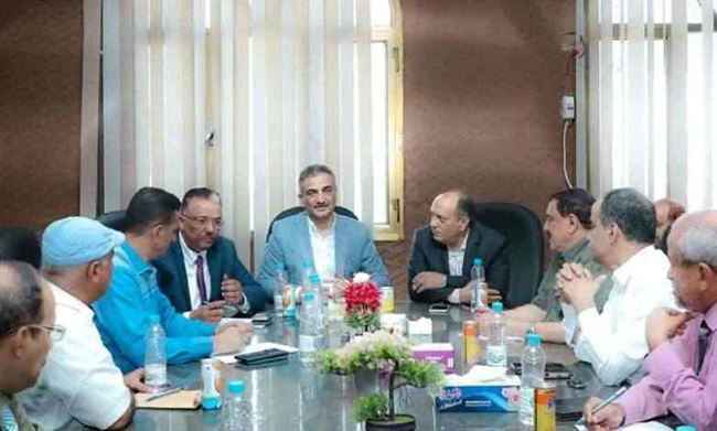 وزير الدولة يعقد اجتماع لتنشيط وتفعيل الحركة التجارية وتعزيز إيرادات العاصمة
