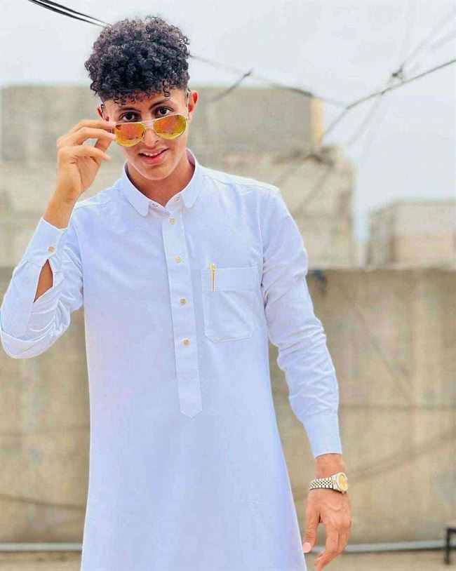 حارس منتخب الناشئين يوجه رسالة إلى الشعب اليمني سطورها ذهبية.. ماذا قال وتعهد لهم؟