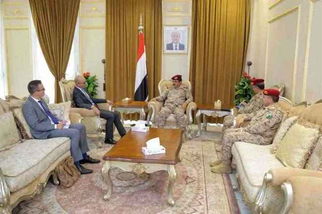 الداعري يكشف لفرنسا عن إرتكاب الحوثي أكثر من 8 ألف اختراق وسفيرها يؤكد إدانة العالم لاجرام المتمردين
