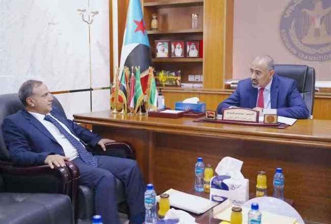 الزُبيدي يحث رئيس جامعة عدن على تكثيف التواصل مع الجامعات الخارجية
