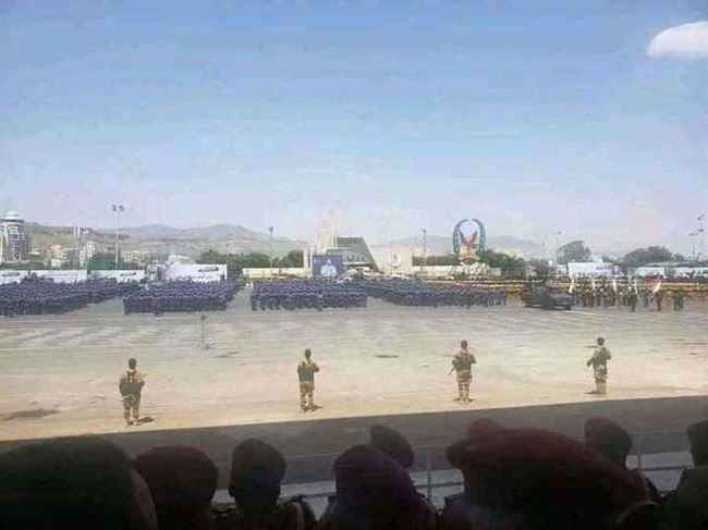 الحوثي يستعد لعرض عسكري جديد في صنعاء .. ومصادر تكشف حقيقة الجنود الذين سيظهرون في العرض