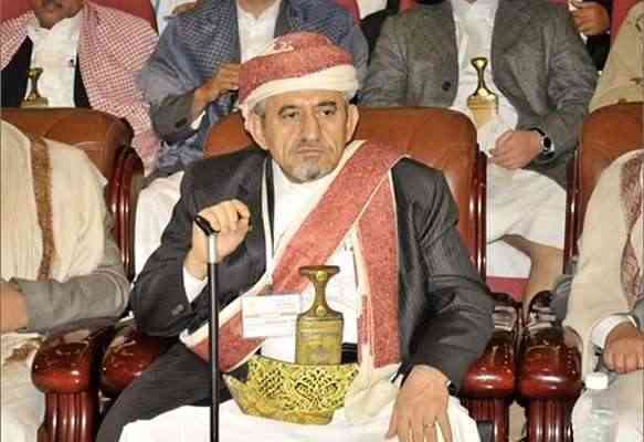 سافر بضمانة حركة حماس .. الحوثي يطالب بعودة صادق الأحمر بسبب لقاءاته بقيادة الشرعية