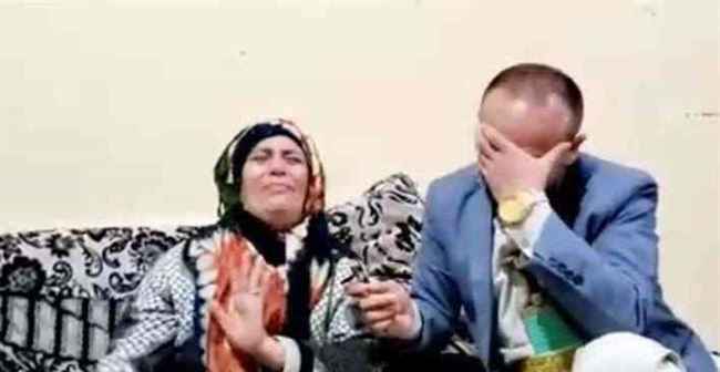 فيديو يلهب الشارع اليمني .. كلمات حزينة لوالدة فنان يمني مشهور قتل داخل حفل زفاف والحوثيين يماطلون