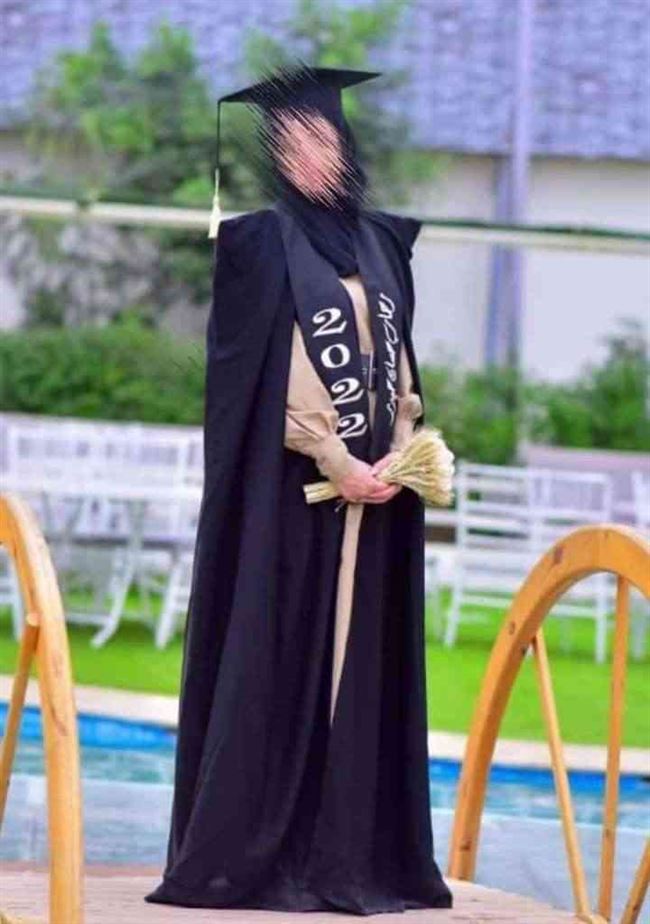 يد الحوثي القذرة على جامعة صنعاء.. نادي الخريجين يأمر الطالبات بالمرور أمامه للتأكد من ملابسهن