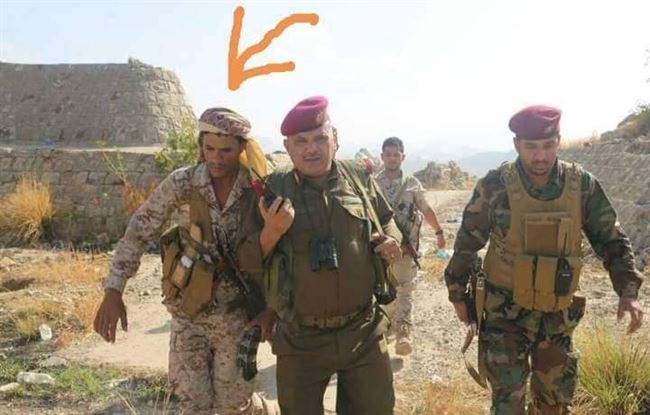 المرافق الشخصي لقائد محور تعز يصفي حاج وقريبه بعد دفاعهما على أرضهم من نهب الإخوان