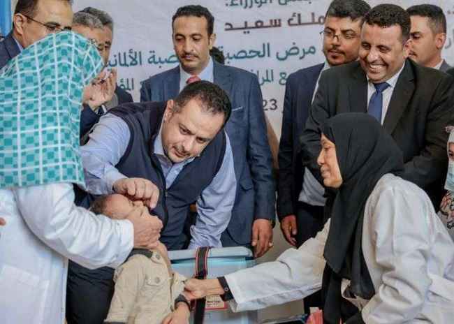 رئيس المجلس يدشن حملة طارئة في عدن ينفذها 6897 عامل