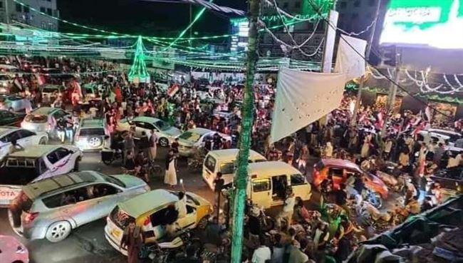 احتفالات صنعاء تتحول إلى مظاهرات وثورة شعبية تزلزل الشوارع.. خوف غير مسبوق بوجه الحوثيين
