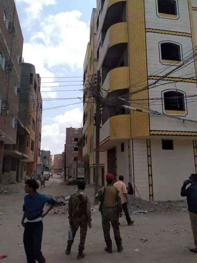 كهرباء عدن تشن حملة لإزالة الربط العشوائي في المنصورة