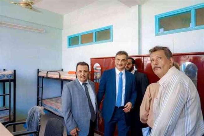 محافظ عدن يفتتح سكن الطلاب في المعهد التقني بالمعلا