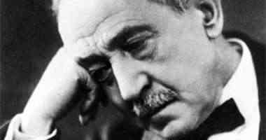 اختلاف تاريخ ميلاد أحمد شوقى.. هل قصد أمير الشعراء ذلك؟