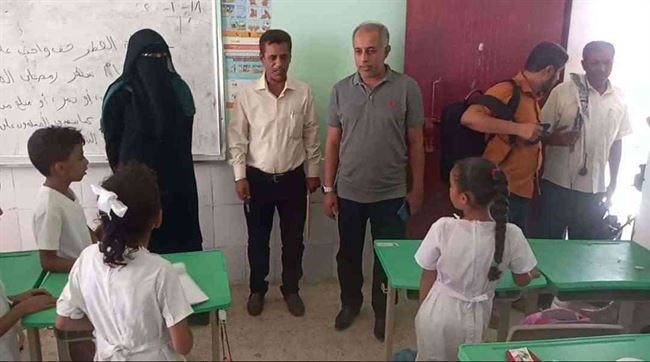 عدن.. محلي البريقة يشيد بانضباط واستقرار العملية التعليمية بمدارس المديرية