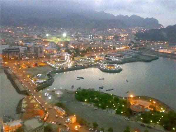 قائد اللواء 11 عمالقة يتفقد الجرحى في العاصمة عدن ويثمن جهود المندوبين