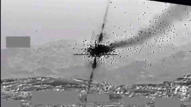 شاهد.. التحالف ينشر فيديو للحظة تدمير مسيرات حوثية مفخخة