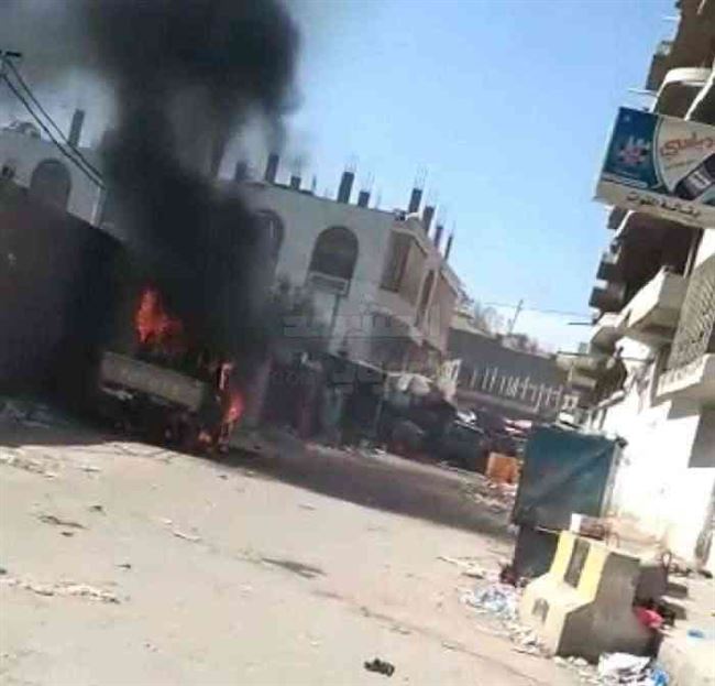 انفجار عبوة ناسفة بطقمًا عسكريًا وسط مدينة تعز