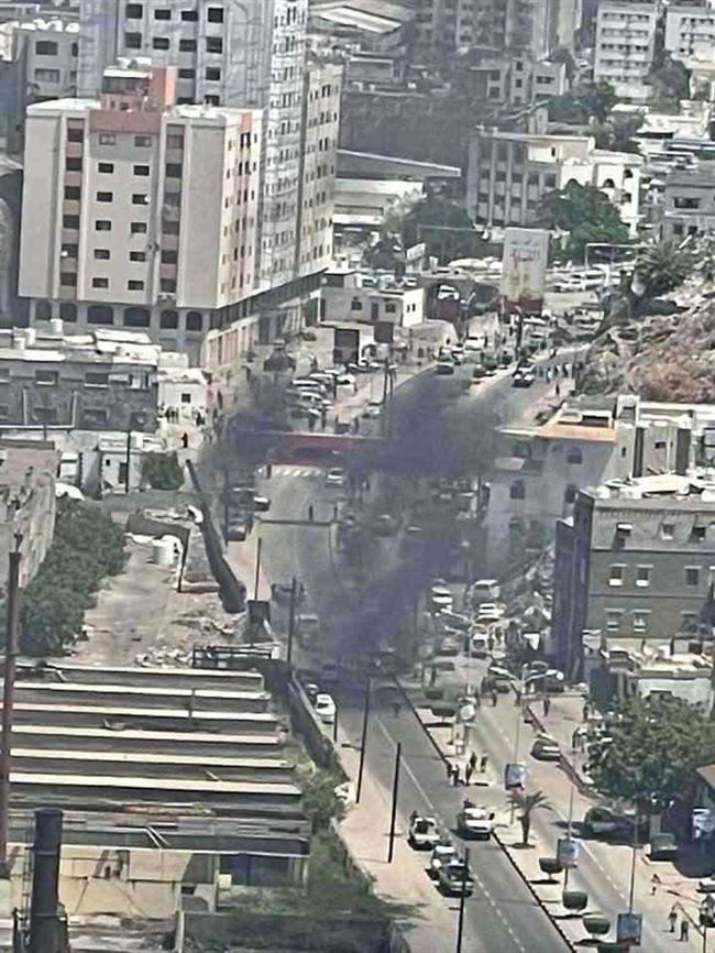 معلومات أولية .. إنفجار عدن إستهدف المحافظ لملس والوزير السقطري ومصادر تكشف حالتهما الصحية 