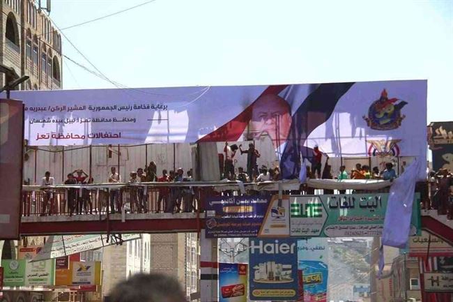 سياسي يقسم أن الرئيس لا يعلم بوصول سعر الدقيق 35 الف ويكشف ما يشغل الرئيس عن واقع اليمنيين