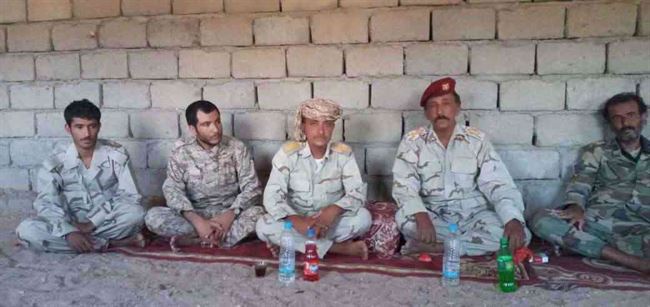 ضباط من محور عتق يحملون سلطة شبوة مسؤولية تسليم بيحان للحوثيين ويطالبون بالتحقيق معها .. فيديو