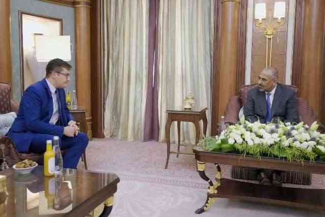 الزُبيدي يبلغ روسيا : كل الخيارات مفتوحة لحماية أمن واستقرار المناطق المُحررة والمصالح الدولية فيها