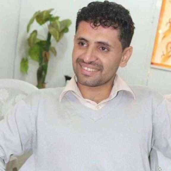 ملثمو مخابرات الحوثي يقتحمون نادي شهير بصنعاء ويختطفون صحفي رياضي