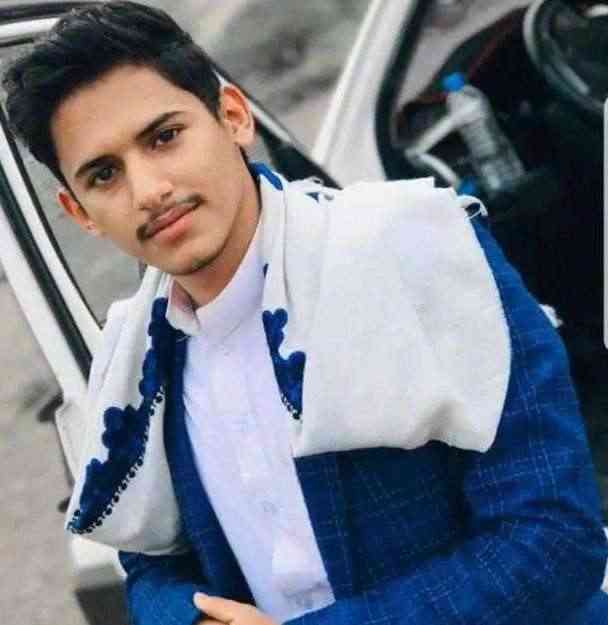 حاولو اختطافه لابتزاز أبيه .. مقتل  نجل رجل أعمال بارز في نقطة حوثية  شرق تعز