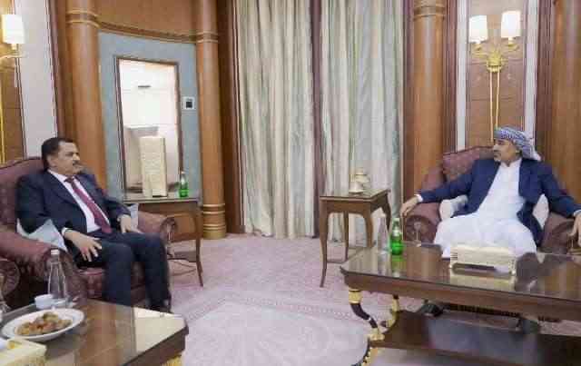الزُبيدي يوجّه بالرد الحازم على أي اعتداءات حوثية