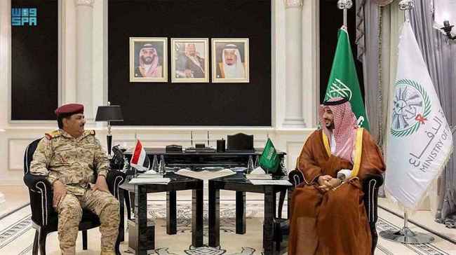 ناقش المتغيرات المحتملة .. لقاء هام بين وزيري الدفاع السعودي واليمني