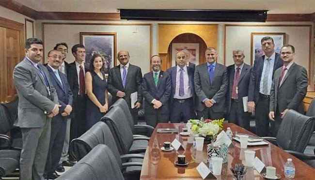 لقاء هام يجمع محافظ البنك اليمني ووزير المالية مع مسؤول في الخزانة الأمريكية