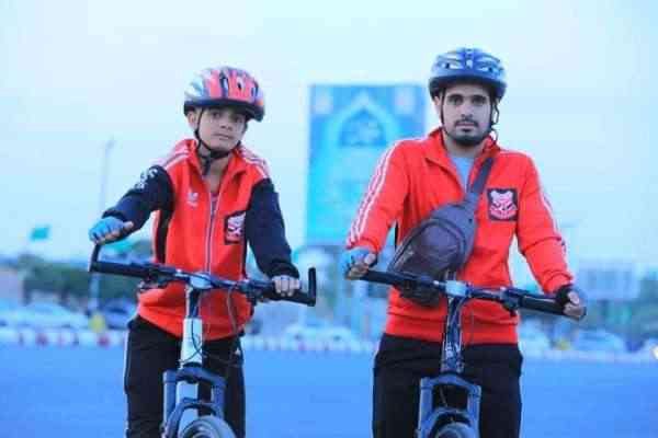يمنيان يغادران صنعاء على متن دراجتين هوائيتين لحضور مونديال قطر