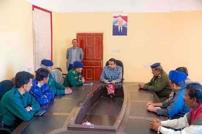 لقاء هام بين محافظ شبوة قيادات الأجهزة الأمنية بالمحافظة