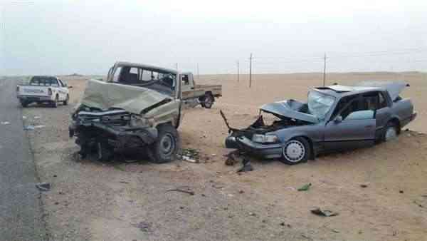 وفاة وإصابة 13 شخصاً بحوادث مرورية في مأرب وحضرموت