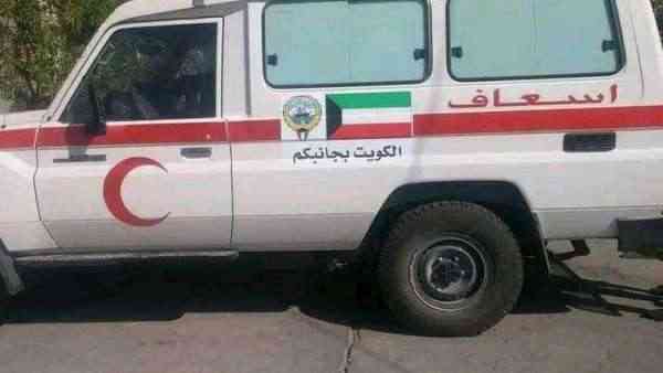 عصابة مسلحة تنهب سيارة اسعاف في لحج