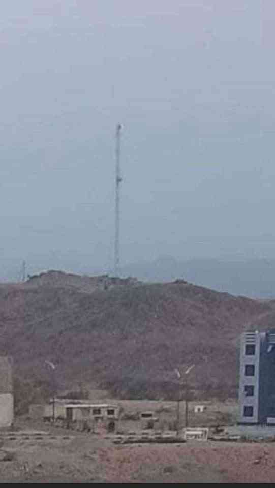 محافظ شبوة يوقف مسؤولين محليين بعد سرقة برج إتصالات عتق
