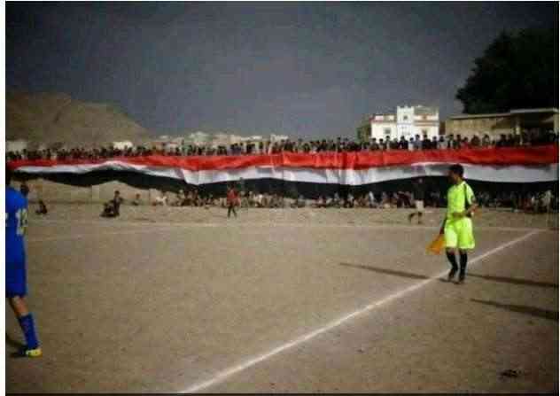 دعما للرياضة .. الحوثي يحول معلب أحد الأندية إلى سوق لبيع الأغنام