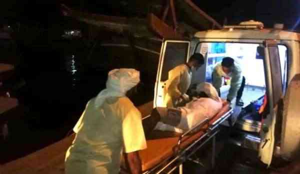 حرق قاربهم في البحر  .. قوات أمريكية تسلم اليمن 3 أشخاص  للقوات الأمنية في المهرة