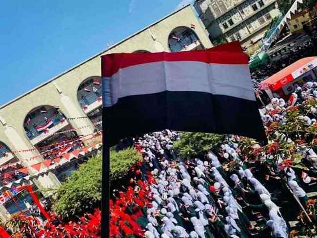 معلمو مناطق الحوثي يعلنون بدء إضراب شامل