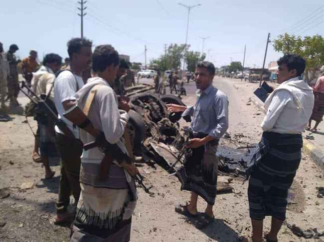 هذا ما دار بين الرئاسي وباعش بعد محاولة اغتياله بسيارة مفخخة في أبين