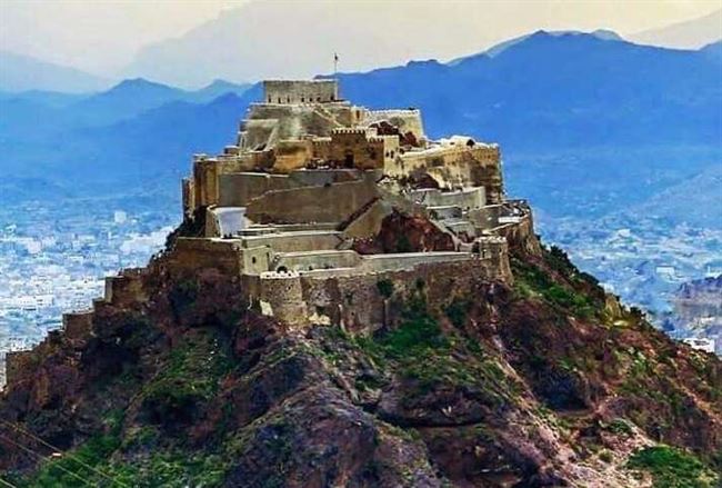 صورة.. العثور على رضيع قتل بطريقة مروعة في تعز