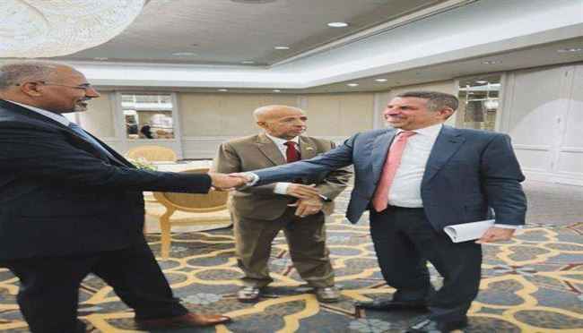 مركز دراسات: تقارب الانتقالي مع الأمريكان قرب الحلم الجنوبي