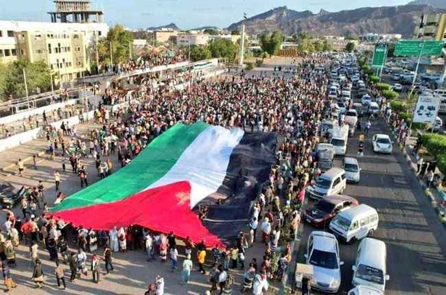 طوفان يمني يشارك العالم دعماً لفلسطين ورفضاً لجرائم الاحتلال الإسرائيلي