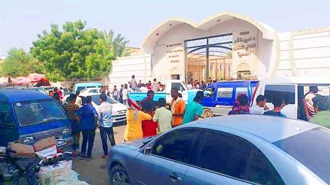 والد الفتاة المطعونة بخورمكسر يخرج عن صمته ويكشف تفاصيل جديدة