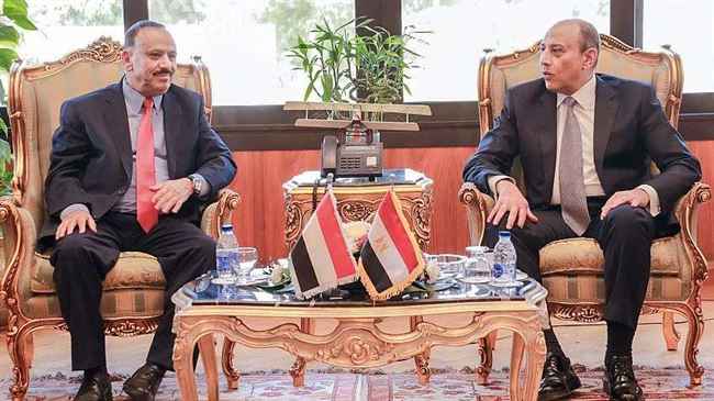 لقاء يمني مصري.. لفتح رحلات جويه من مطارات جديدة وحلول لتسهيل سفر اليمنيين إلى مصر