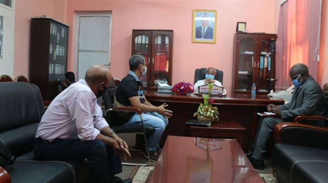 عدن.. مستشفى الجمهورية والصليب الأحمر يبحثان إجراءات مواجهة جائحة كورونا