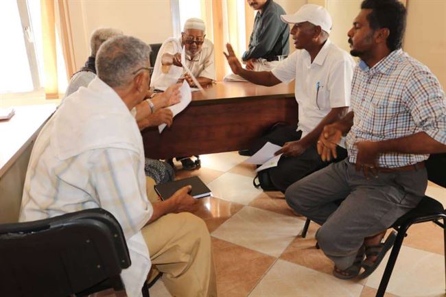 محلي الشيخ عثمان يبحث مع الاشغال العامة تنفيذ عدد من المشاريع التنموية