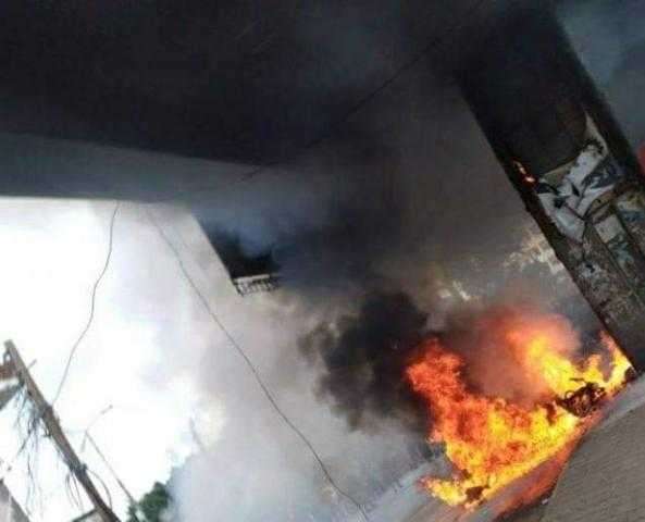 حادثة مأساوية.. احتراق تاجر مشتقات نفطية ونجله أثناء تجهيز الوقود لبيعها في السوق السوداء