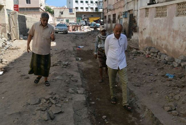 عدن.. تفقد مشروع تصريف مياه الأمطار بحي المرسابة ومضخة شعب العيدروس